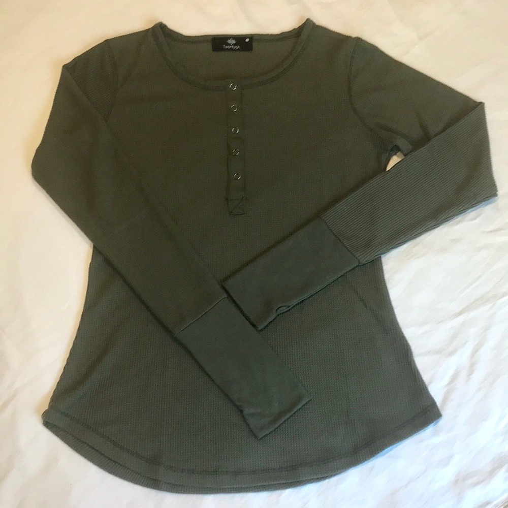 Twenty5A Army Green Knit Shirt